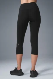 ALO High-Waist Airbrush Capri | Women's Leggings | ALO